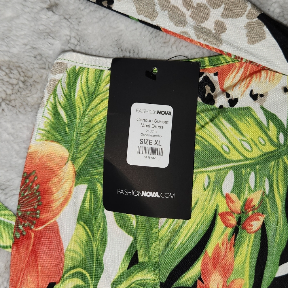 NWT!! FASHION NOVA DRESS! - Picture 6 of 7